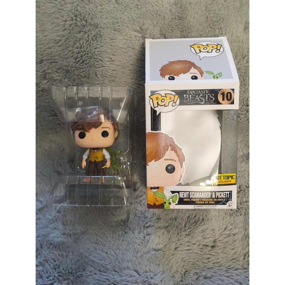 Funko Pop! Fantastic Beasts Newt Scamander w/ Pickett Hot Topic Exclusive 10